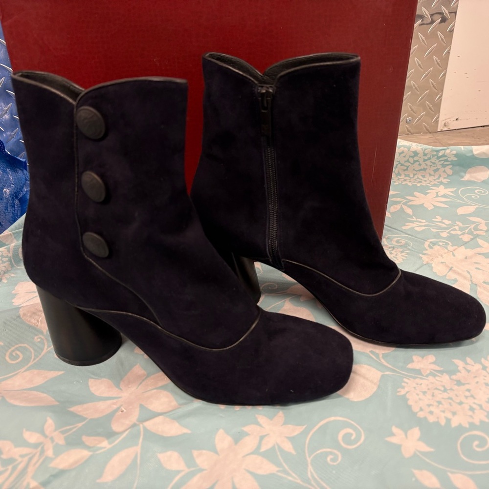 Donald J Pliner Gena Booties 9 M Orion (Dark blue) kid suede witchy cottagecore